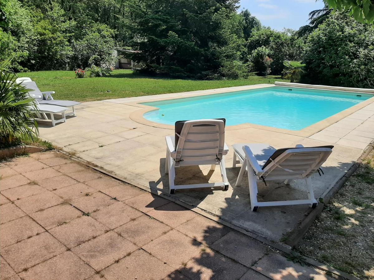 Gite A La Campagne Avec Piscine Biziat エクステリア 写真