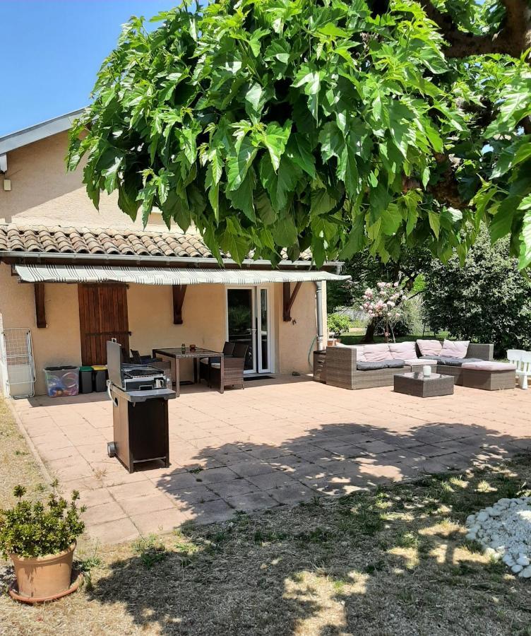 Gite A La Campagne Avec Piscine Biziat エクステリア 写真