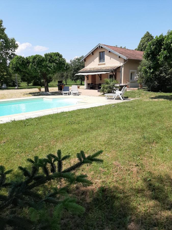 Gite A La Campagne Avec Piscine Biziat エクステリア 写真